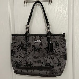 Authentic COACH Horse & Carriage East West Tote